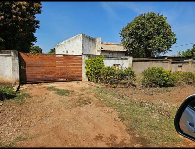 3 BEDROOM HOUSE FOR SALE IN MANIINI